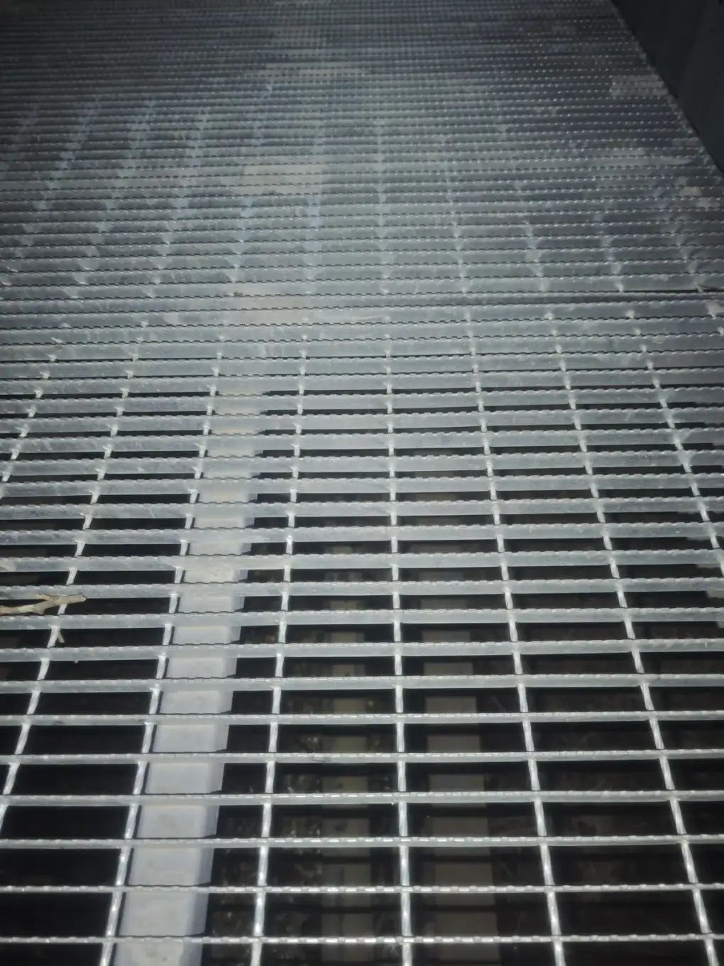 Degraus de grade de piso com perfil antiderrapante